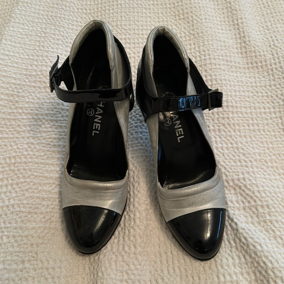 COPY - Silver & Black Chanel heels. - Picture 1 of 8